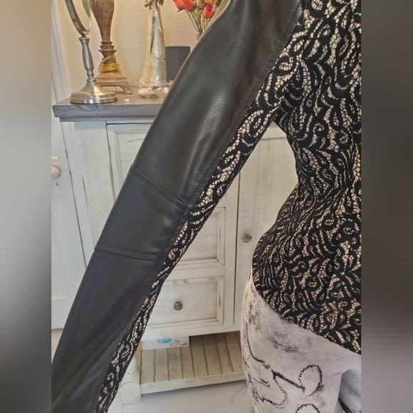 G.I.L.I Faux Leather Motorcycle Jacket W/ Bonded Lace Black Color  Size 10 - Picture 6 of 9